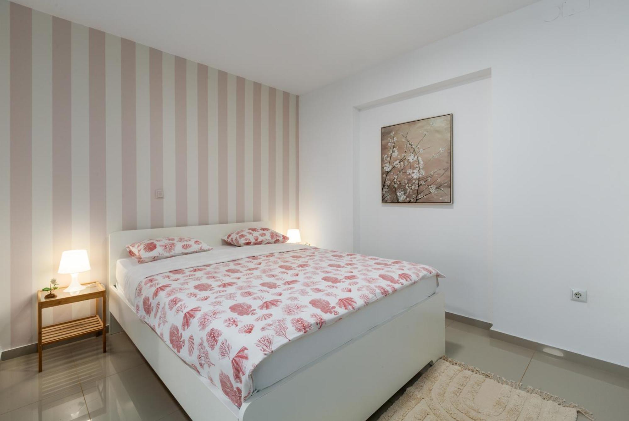 Modern Apartment Zen With Private Garden 포레치 외부 사진